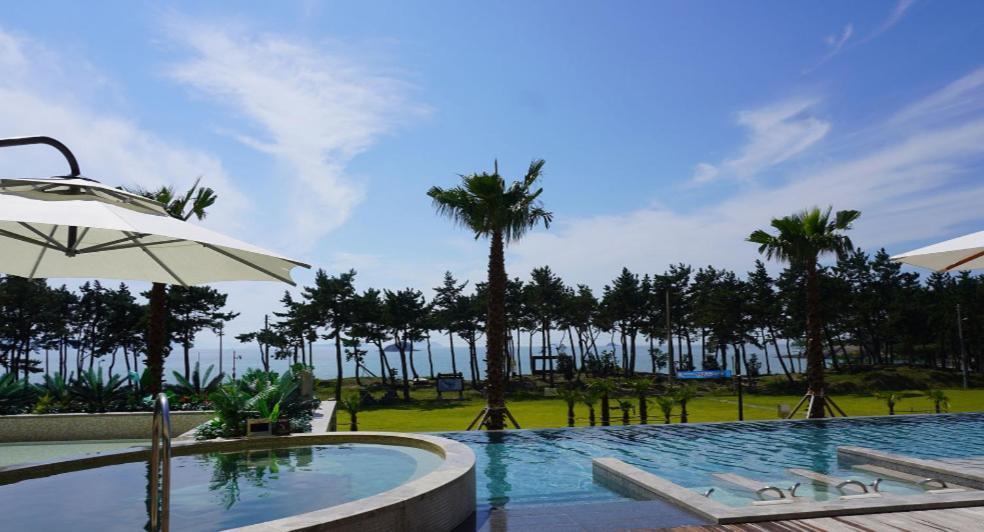 C-One Resort Jaeundo Sinan Экстерьер фото
